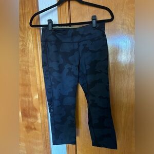 Calvin Klein leggings Capri length